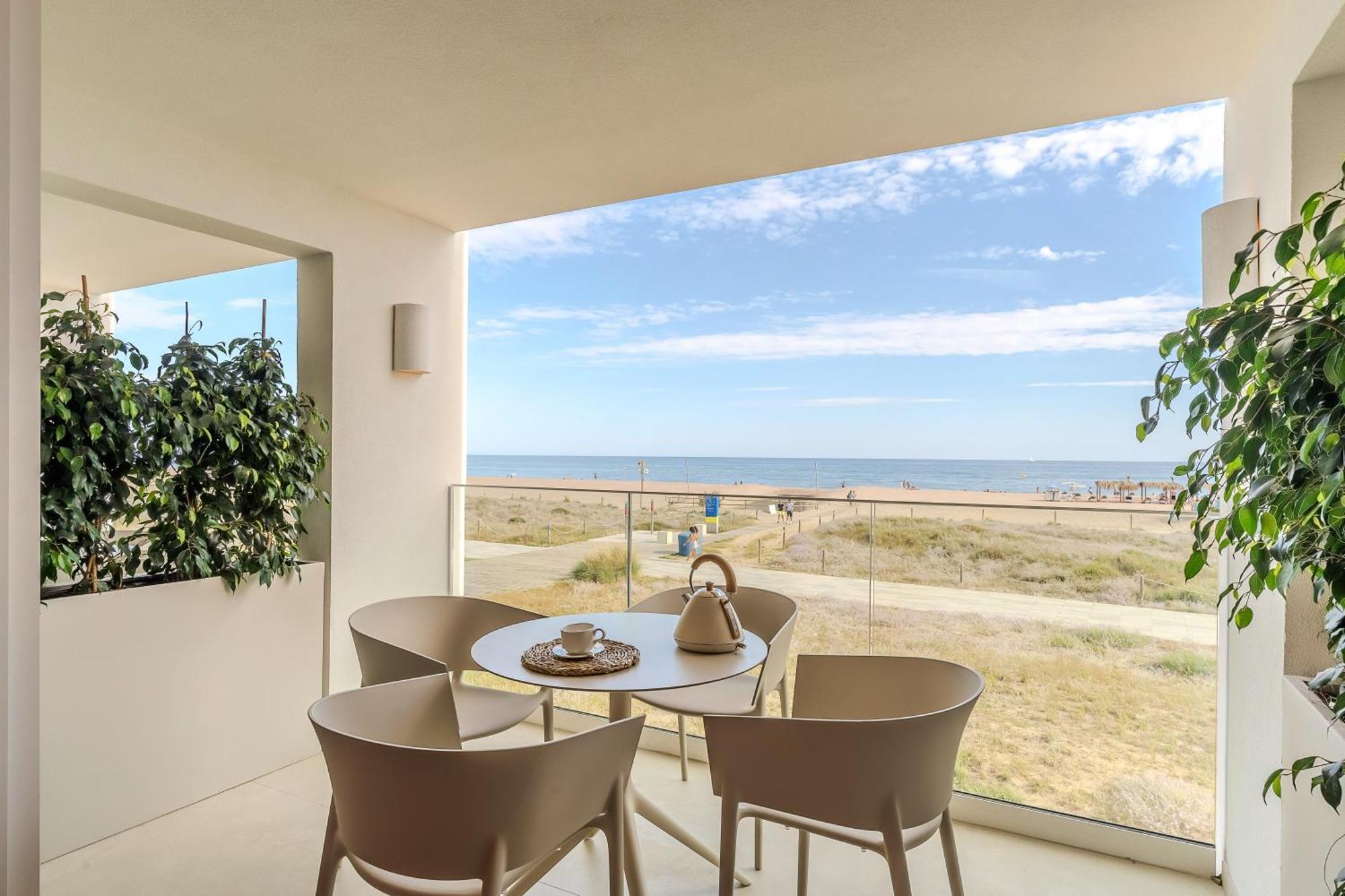 Apartamentos Azul Castelldefels Exterior photo